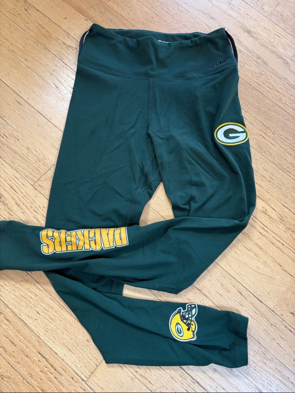 Green Bay Packers Team Logo Leggings for Women - Athletic Fan Style